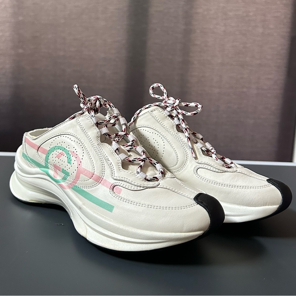 Gucci Women's Sneakers in Cream and Pink